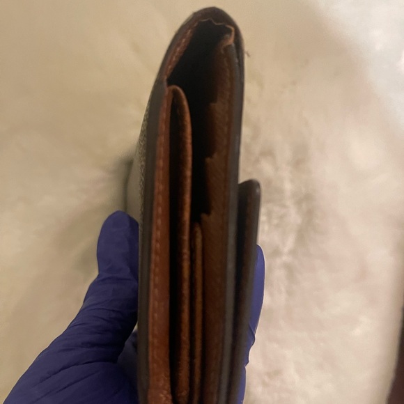 Authentic Louis Vuitton Monogram - Picture 10 of 16